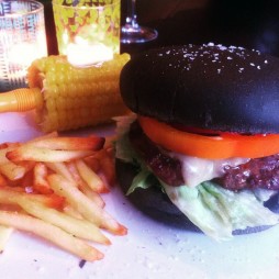  verur a smakka BLACK BURGER!